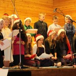 Ørnulf Dyve og 5. klasse synger "Deres Jul"